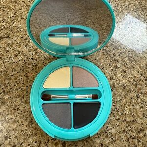 Carmindy & Co. Eyeshadow Compact